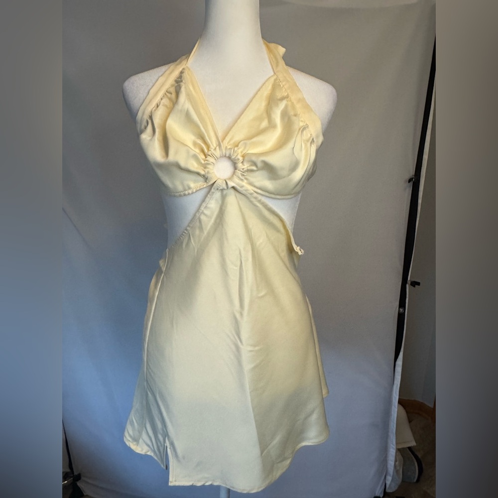 PEPPERMAYO Marsailles halter style mini dress white w/cutout, tie strap,low back